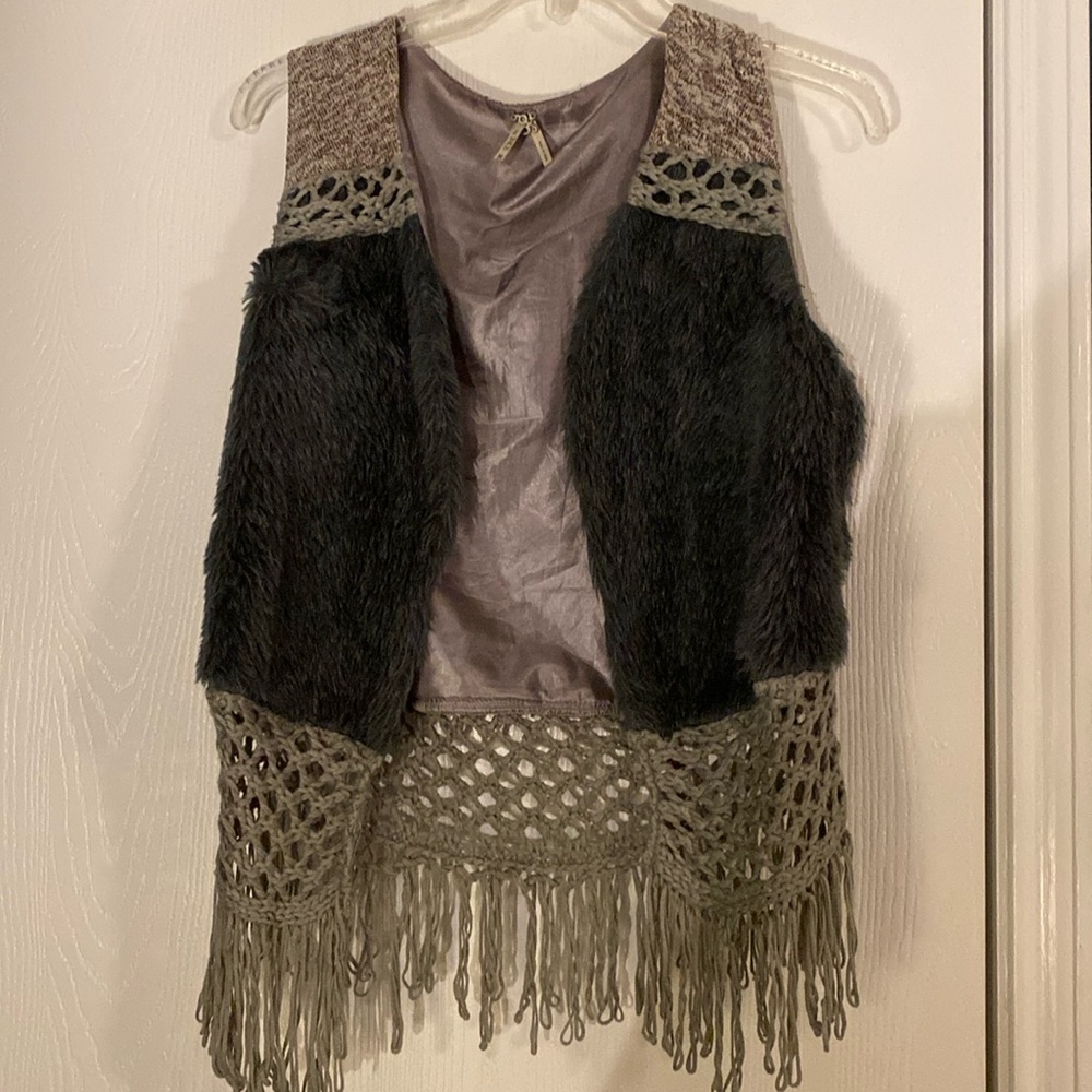 Gimmicks by BKE vest blue brown gray vest size medium
